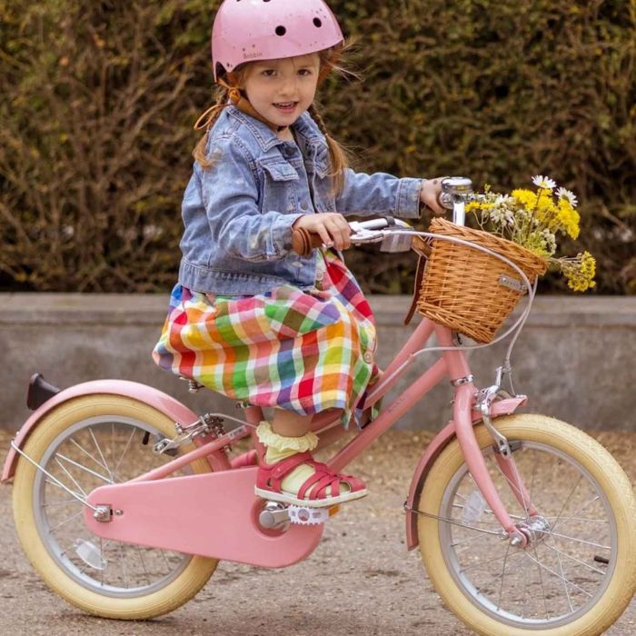 Porte poupee/accessoires vélo enfant couleur blanc/rose (fixation arrière)